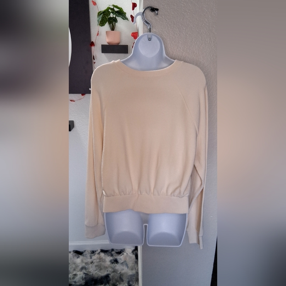 Express Cream Color Women Sweater, Size Large - Picture 11 of 14